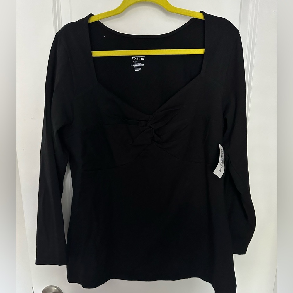 Torrid Size 2 2X 18-20 Black Foxy Sweetheart Twist Top New with Tags